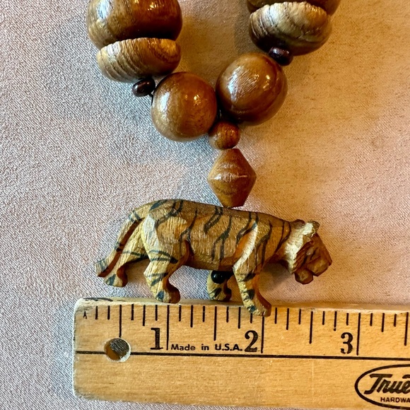 Tiger Vintage Wooden Bead Necklace with screw clasp. Hand carved Tiger bead. EUC - Picture 7 of 16